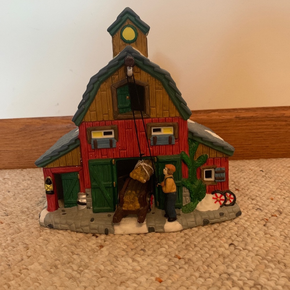 Dickens Collectable 1998 Barn